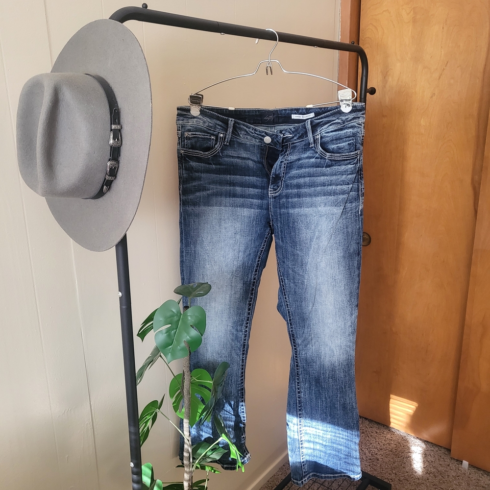 Daytrip Virgo Bootcut Jeans in Medium Wash 33R
